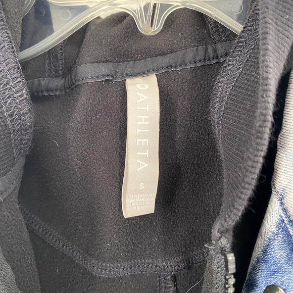 Athleta Double Time Denim Jacket Hooded Vest Combo Womens Sz S Acid Wash/Black - Picture 12 of 16